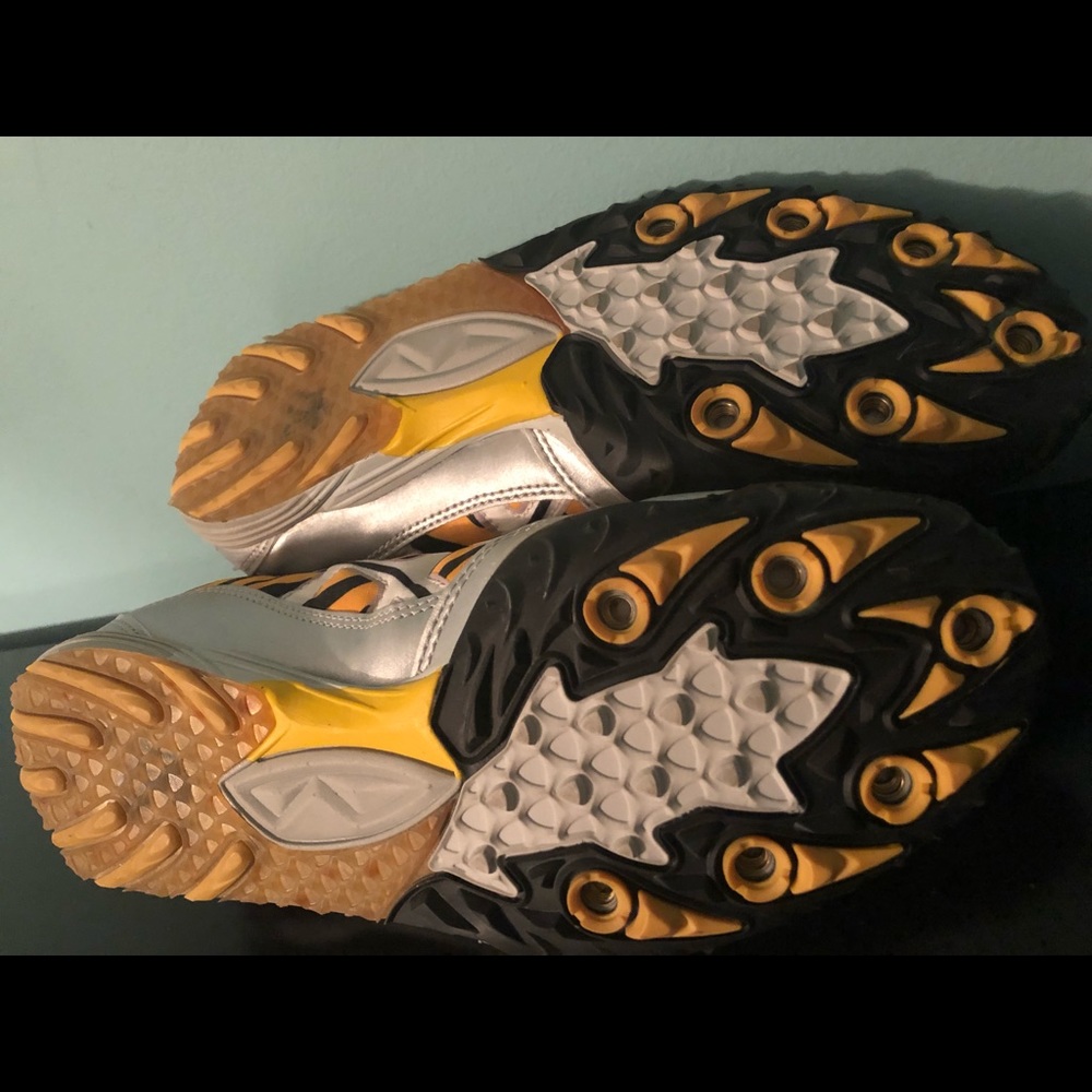 ASICS track spikes